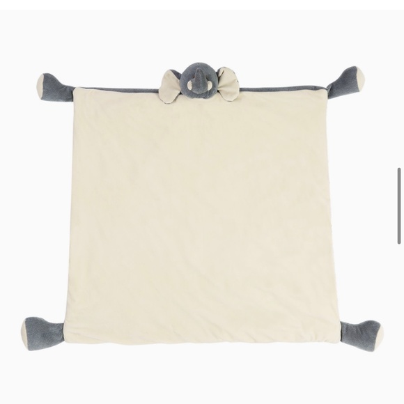 📌  2️⃣ for $20 📌    New Grey Baby Blanket w/ Elephant Attached Toy - Picture 5 of 5